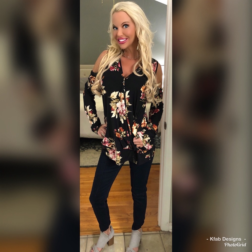 Last one!! Soft Surplice Cold Shoulder Tunic 🌺 - Picture 2 of 6